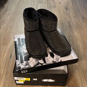 NIB ID REQUIRED Women's Black Studded Boots. SIZE 8 wide